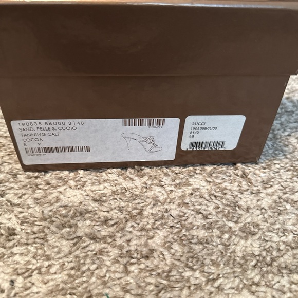 Gucci Women's Black Sandals with Logo Detail - Picture 8 of 8